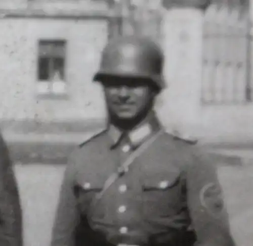 tolles altes Foto - Soldaten  vers. Einheiten ??