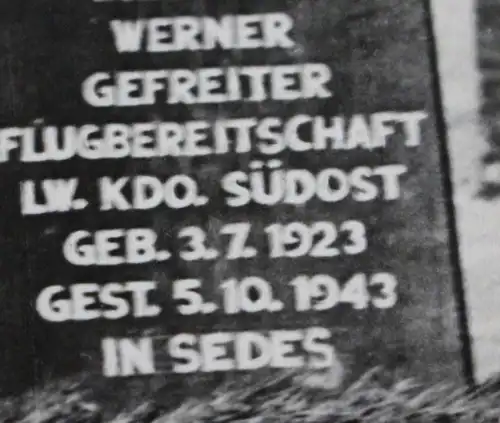 altes interessantes Foto - Grab eines Soldaten - Lw.Kdo. Südost  - selten ?