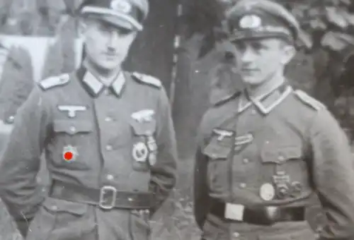 tolles altes Foto - zwei Soldaten DKiG Träger - Lazarett Bad Driburg 1944