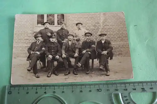 tolles altes Foto  Kriegsgefangene ??? Armbinden ? - Bremen - 1910-20 ???