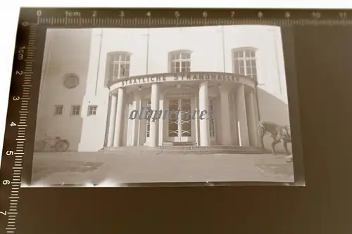 tolles altes Negativ -  Eingang Staatliche Strandhallen Norderney 