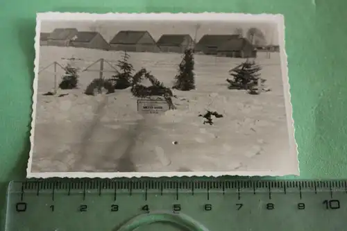 tolles altes Foto - Schild im Schnee - gefallen 10.09.1939 Meyer-Quade - Piatek