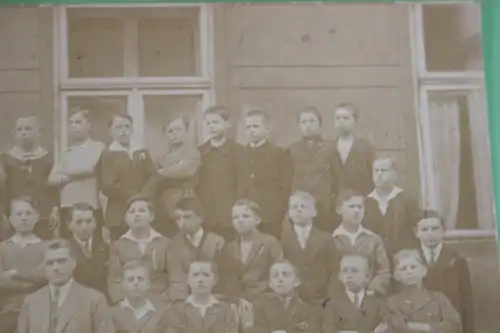 tolles altes Foto -  Schulklasse - Knabenschule ?? Brüx  - 1910-30 ???