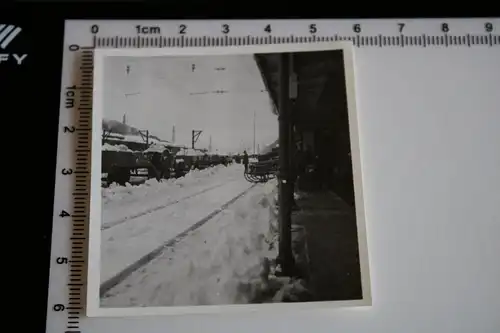 tolles altes Foto - verschneiter Bahnhof Langen a. Arlberg ?? 30-40er Jahre ?