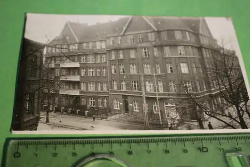 tolles altes Foto - Großes Gebäude - Litfasssäule -  1912 