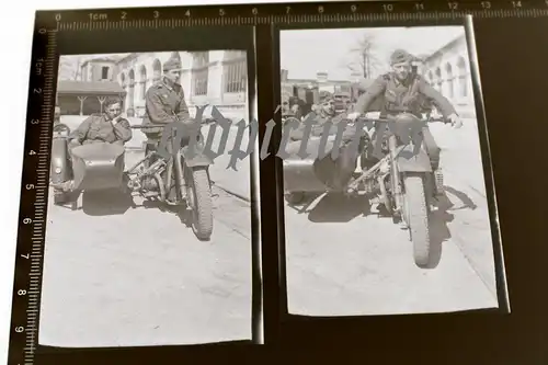 2 tolle alte Negative zwei Soldaten auf einem Krad mit Beiwagen 