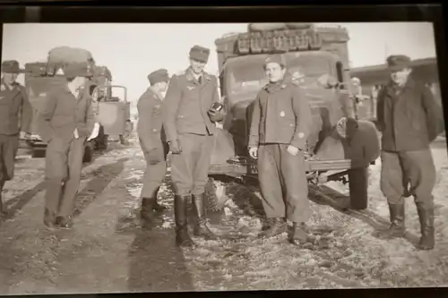 27 tolle alte Negative eines Soldaten - Soldaten, LKW´s usw.