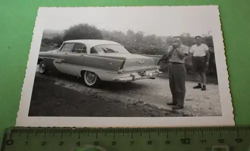 tolles altes Foto - amerikanischer Oldtimer Plymouth Belvedere 1956