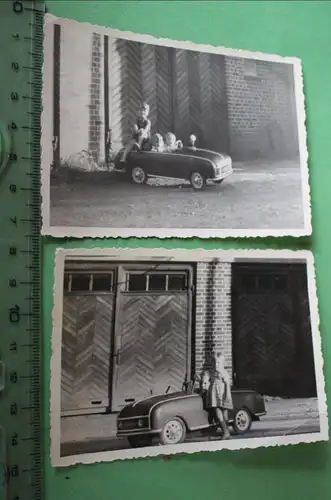 zwei tolle alte Fotos - Kinder mit Tretauto MAW-Auto DDR  50-60er Jahre selten ?
