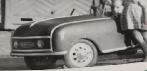 zwei tolle alte Fotos - Kinder mit Tretauto MAW-Auto DDR  50-60er Jahre selten ?