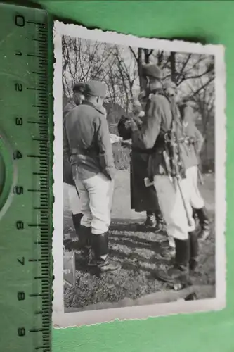 interessantes altes Foto - Soldaten  - einer komplette Koppelmontur