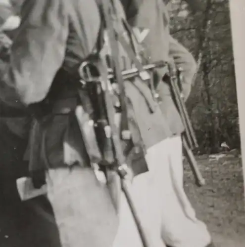 interessantes altes Foto - Soldaten  - einer komplette Koppelmontur