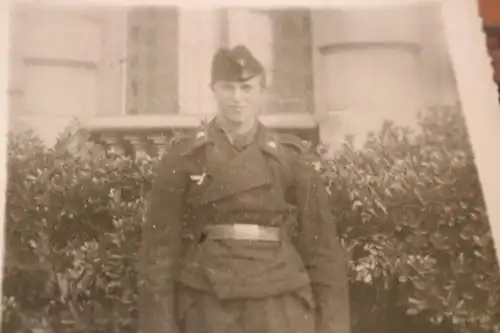 tolles altes Foto - Portrait eines Soldaten der Panzertruppe