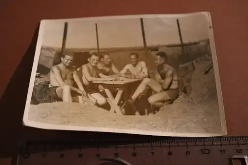 tolles altes Foto  Soldaten des II. Pz. Gren. Regt. 66 Gefechtsstand Russland 42