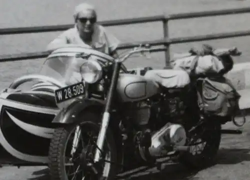 tolles altes Foto - Oldtimer Motorrad mit Beiwagen - 50-60er Jahre ?