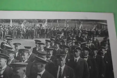 tolles altes Foto - Männer in Uniformen - Feier - Fest ???