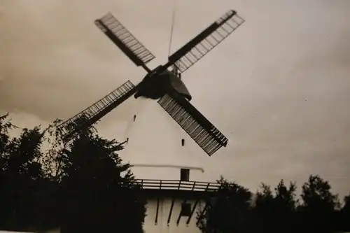 tolles altes Foto - weisse Windmühle - Ort ??  30-50er Jahre