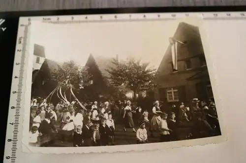 tolles altes Foto - Mai Feier ?? Personen , Trachten , 1934 - Ort ???