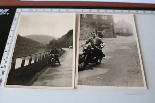 zwei tolle alte Fotos - Männer mit Motorräder -  50er Jahre