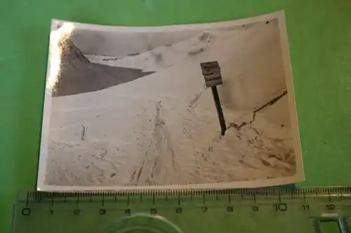 tolles altes Foto - Schild im Schnee - zur Kreuzspitze  - Vent Ötztal 1933