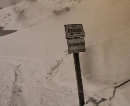 tolles altes Foto - Schild im Schnee - zur Kreuzspitze  - Vent Ötztal 1933