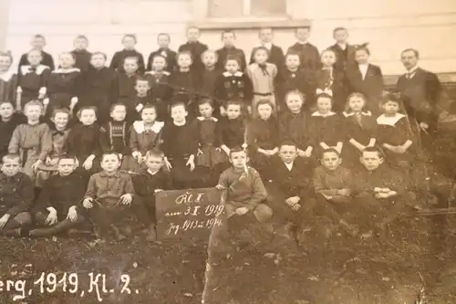 tolles altes Foto - Klassenfoto Schulklasse Venusberg - 1919