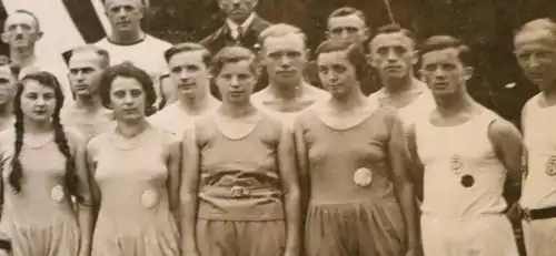 tolles altes Foto - Gruppenfoto Sportler Deutscher Turnerbund - hübsche Frauen