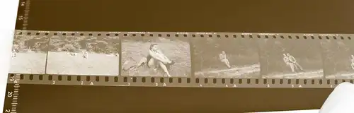 sieben  tolle alte Negative - hübsche Frau, Frauen am sonnenbaden 