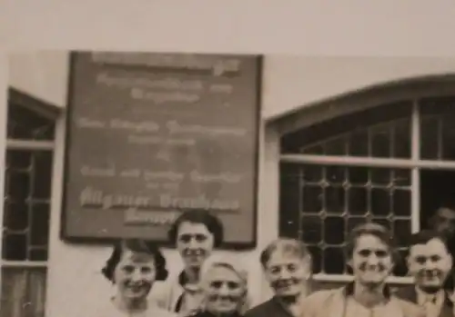 tolles altes Foto Gruppe Frauen vor Gasthaus ? Hartmannsberger - Kempten ???