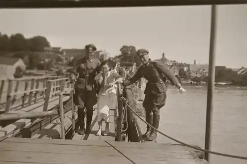 acht tolle alte Negative - Soldat bauen Behelfsbrücke - Ort ???