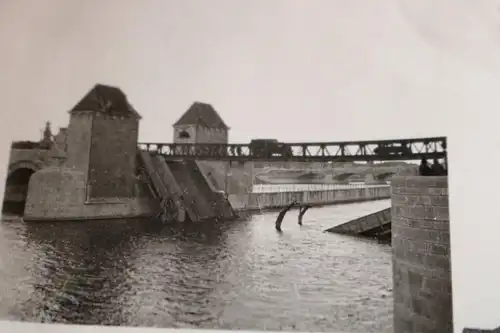 tolles altes Foto -  zerstörte Brücke - Ort ???