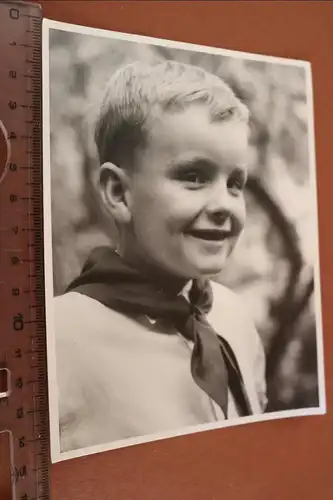 tolles altes Foto - Portrait eines Jungen - DDR - Pionier