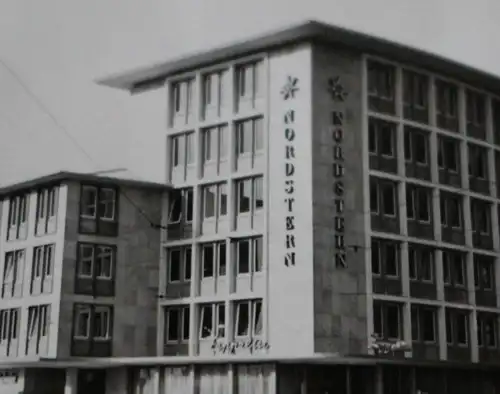 tolles altes Foto -  Gebäude der Nordstern Versicherung 50-60er Jahre - Ort ???