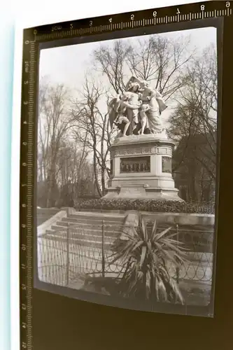 tolles altes Negativ - Strassburger Denkmal in Basel - 1910-20 ??