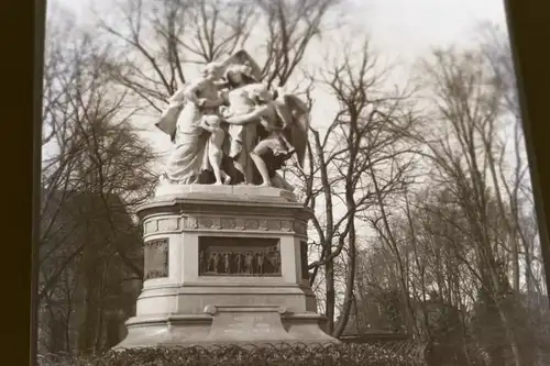 tolles altes Negativ - Strassburger Denkmal in Basel - 1910-20 ??