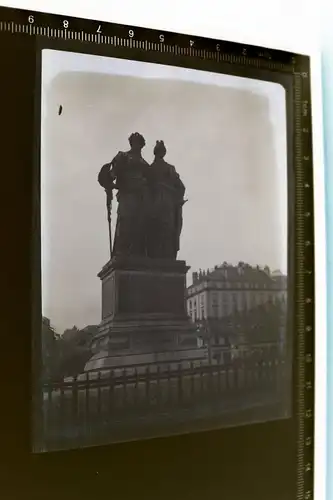 tolles altes Negativ -  Denkmal - Germania ? und Königin ?? zwei Frauen - 1910-2