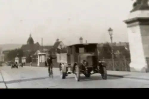 tolles altes Negativ -  Stadtbrücke mir  Drachen-Statuen - Ort ??- 1910-20 ??