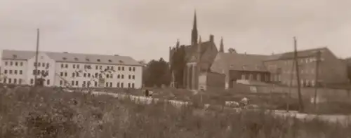 tolles altes Negativ -  Ortsansicht - Kirche - großes weisses Gebäude - 30-40er