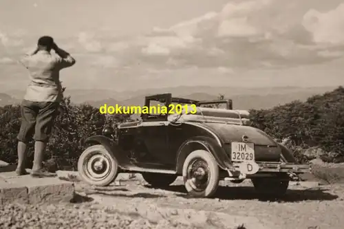 tolles altes Foto Mann und Oldtimer - Fotograf Max Löhrich bekannt