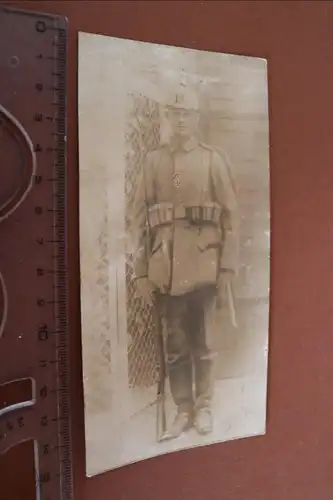 tolles altes Foto - Portrait eines Soldaten Pickelhaube - Inf.Regt. 19 ?  EK II