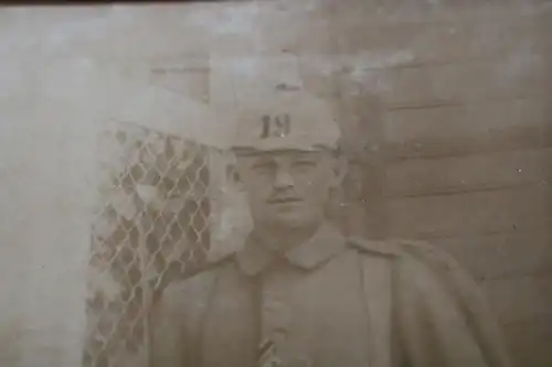 tolles altes Foto - Portrait eines Soldaten Pickelhaube - Inf.Regt. 19 ?  EK II