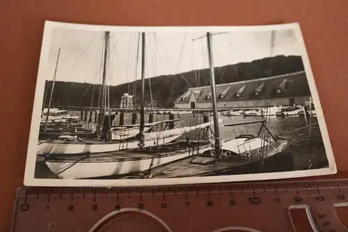 tolles altes Foto - Bootshafen - großes Gebäude - Reeddach 30-40er Jahre ?