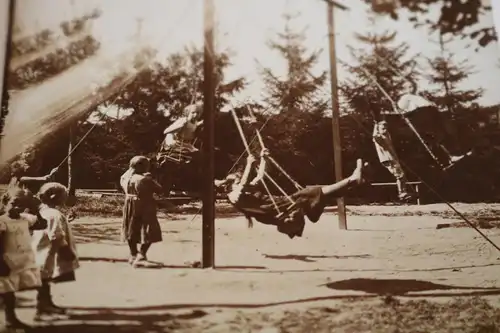 zwei tolle alte Fotos - Kinder am Schaukeln - Schaukel - 1916