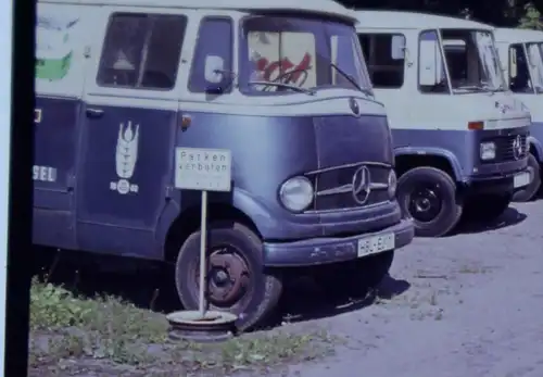 tolles altes Dia-Positiv - Oldtimer Mercedes Transporter - Firma ?