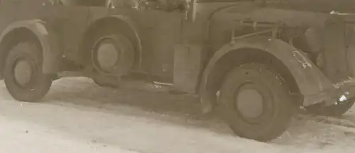 tolles altes Negativ - Fahrzeug der Wehrwacht ? Truppenkennzeichen Stahlhelm