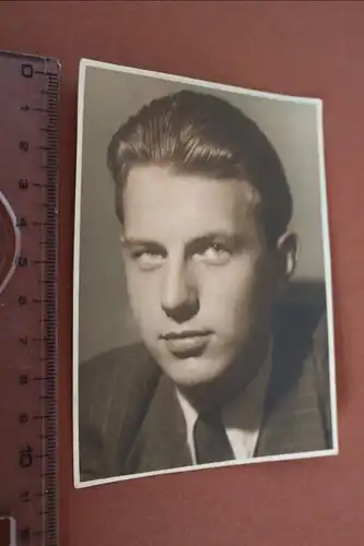 tolles altes Foto - Portrait eines Mannes -berühmt ?? - Helmsdorf 1945