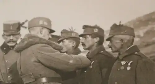 tolles alte Foto - Ordensverleihung durch Generalmajor Jounowsky ? 67. Division