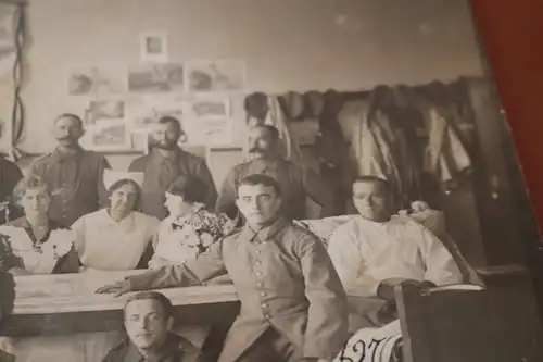 tolles altes Foto - Lazarett ? Soldaten, Krankenschw.  Neustadt a. Hardt - 1915