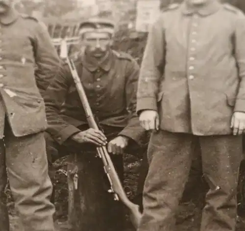 tolles altes Foto - Soldaten vor ihrem Unterstand Plauner-Hütte