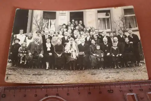 tolles altes Foto - Hochzeitsgesellschaft  Gebäude Posthilfsstelle J. Breininger